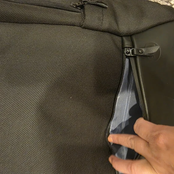 DELL Black Backpack Design Durable - Picture 3 of 7